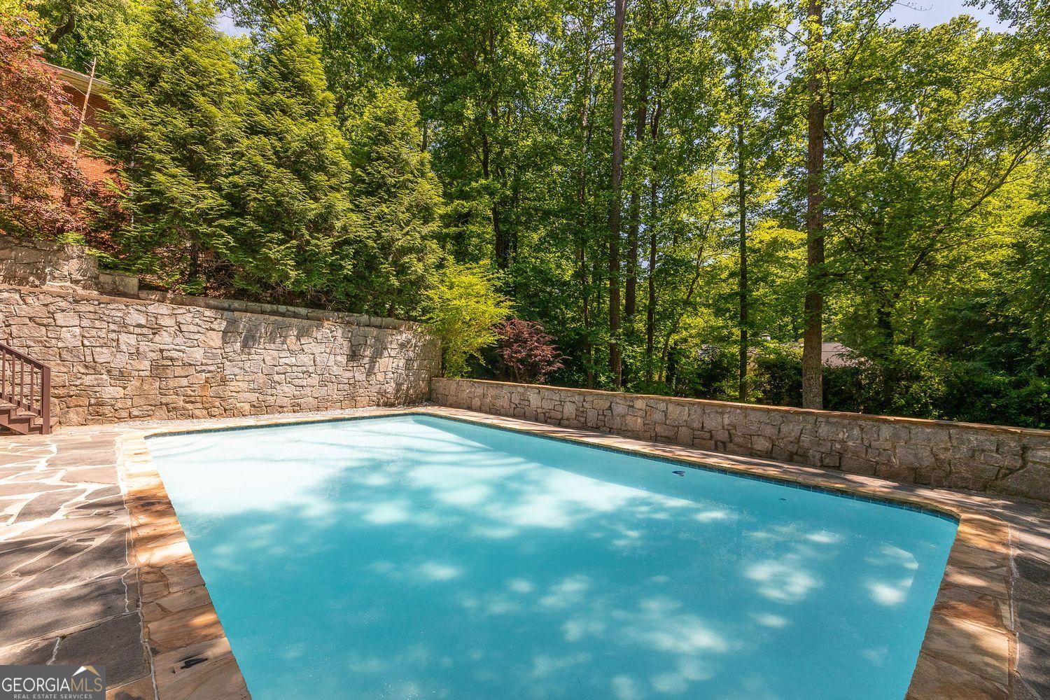 445 Forest Hills Drive NE