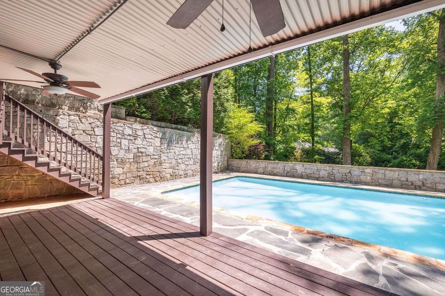 445 Forest Hills Drive NE