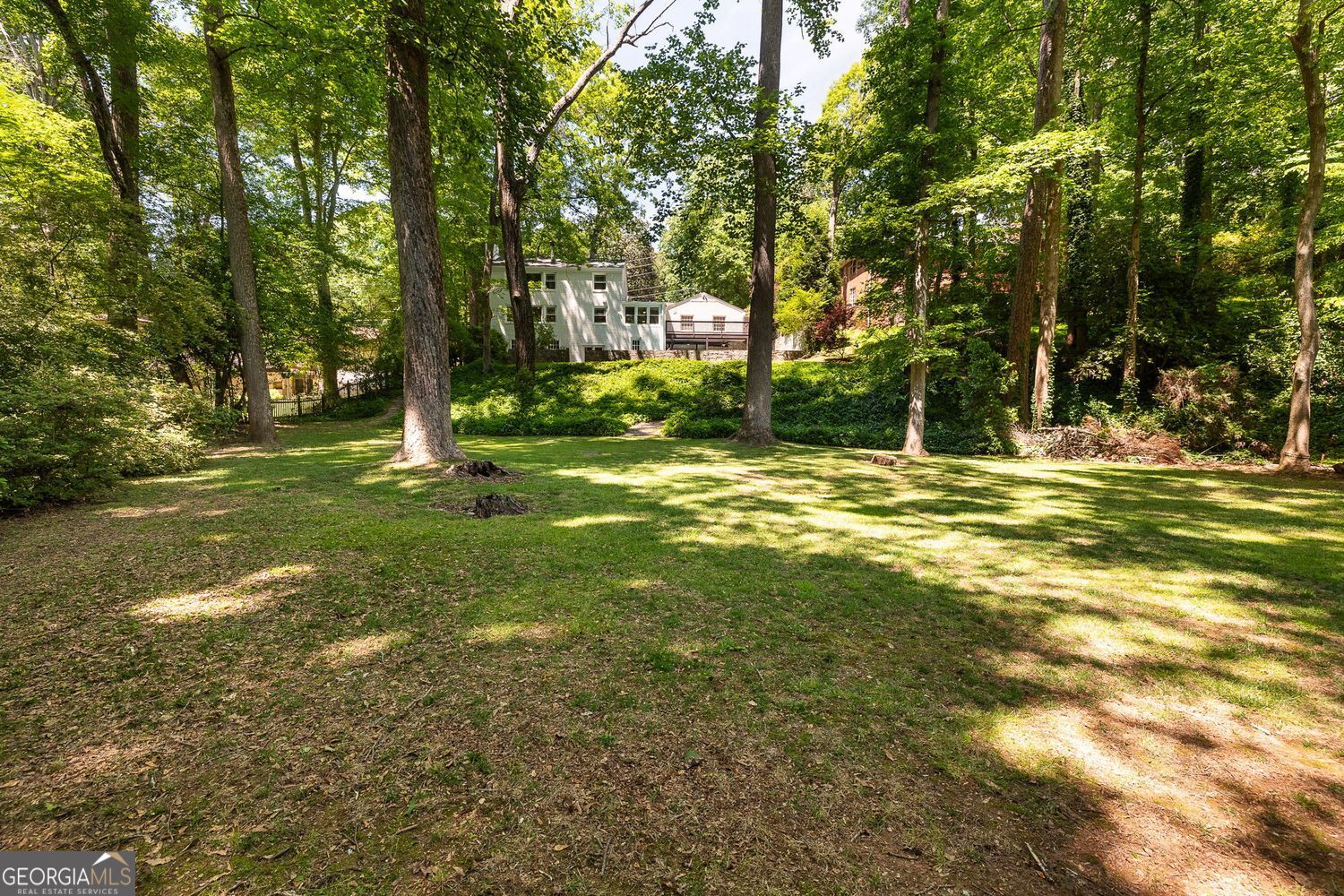 445 Forest Hills Drive NE