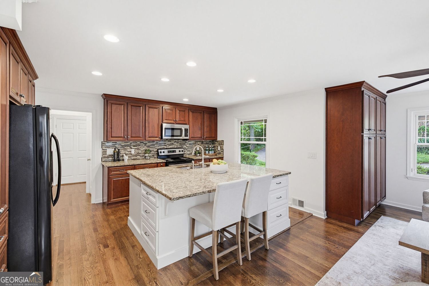 445 Forest Hills Drive NE