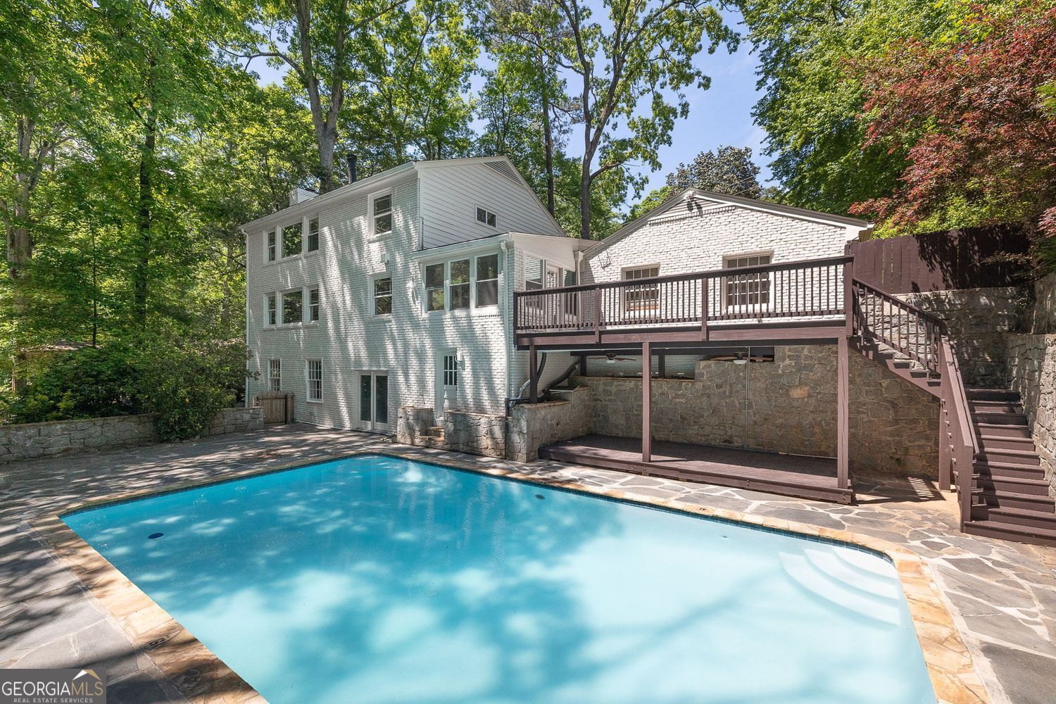 445 Forest Hills Drive NE