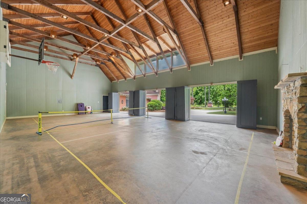 1741 Indian Woods