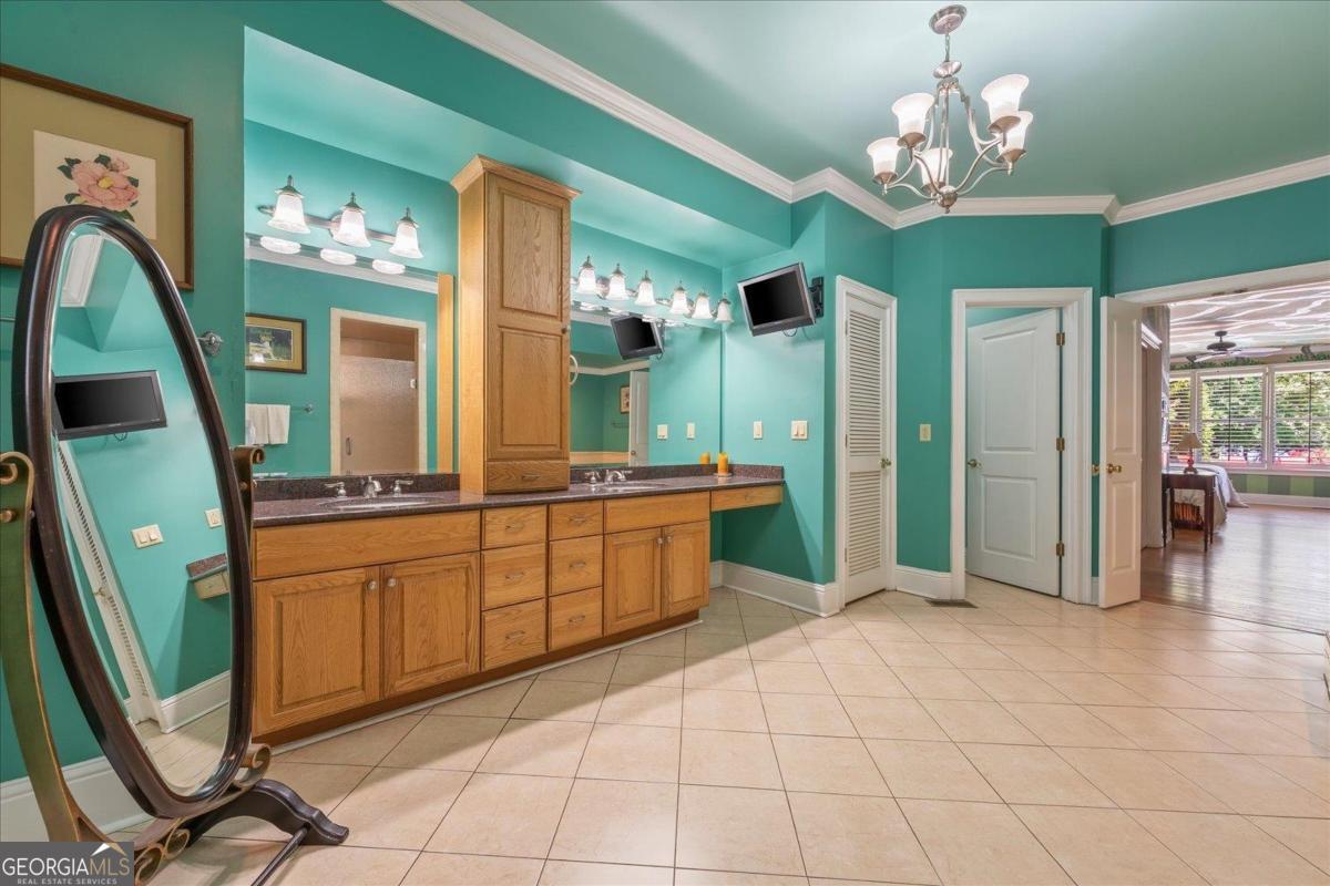 1741 Indian Woods