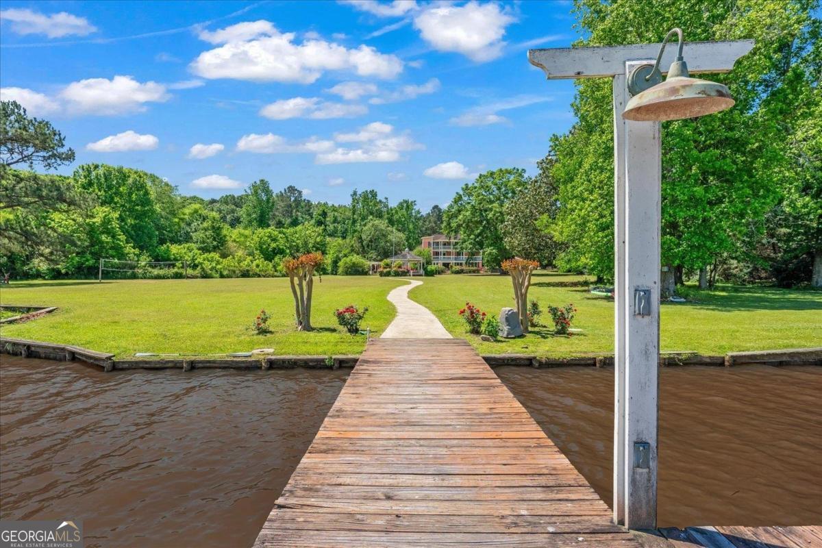 1741 Indian Woods
