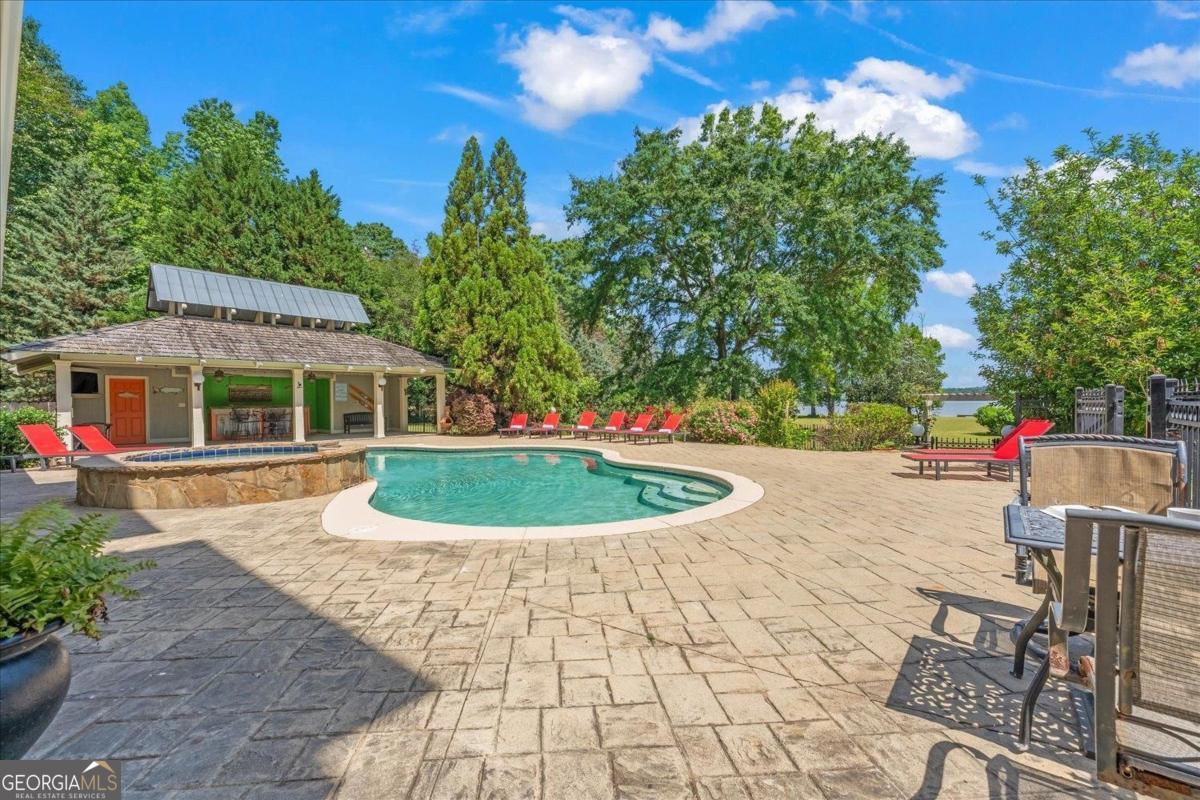 1741 Indian Woods