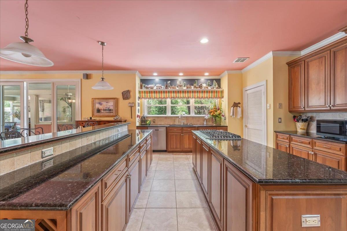 1741 Indian Woods
