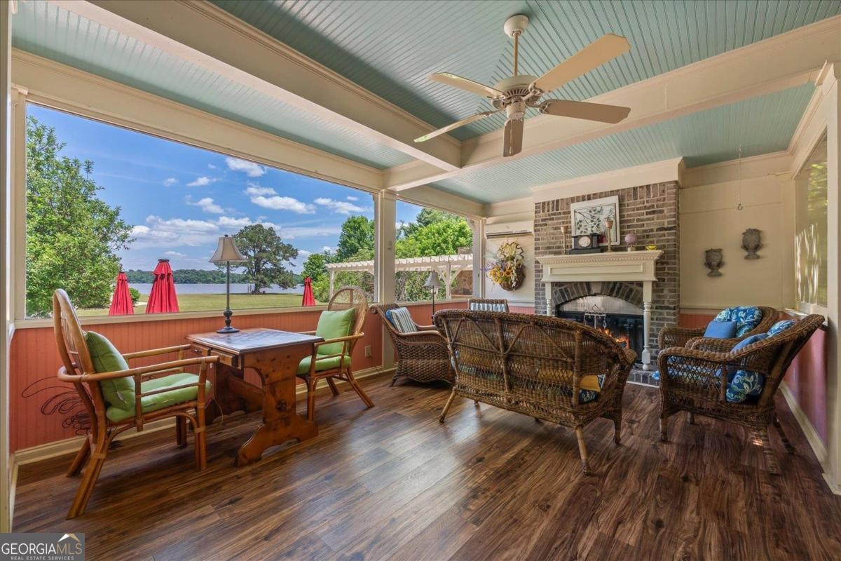 1741 Indian Woods