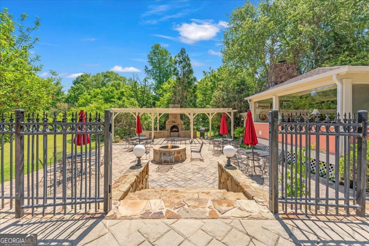 1741 Indian Woods