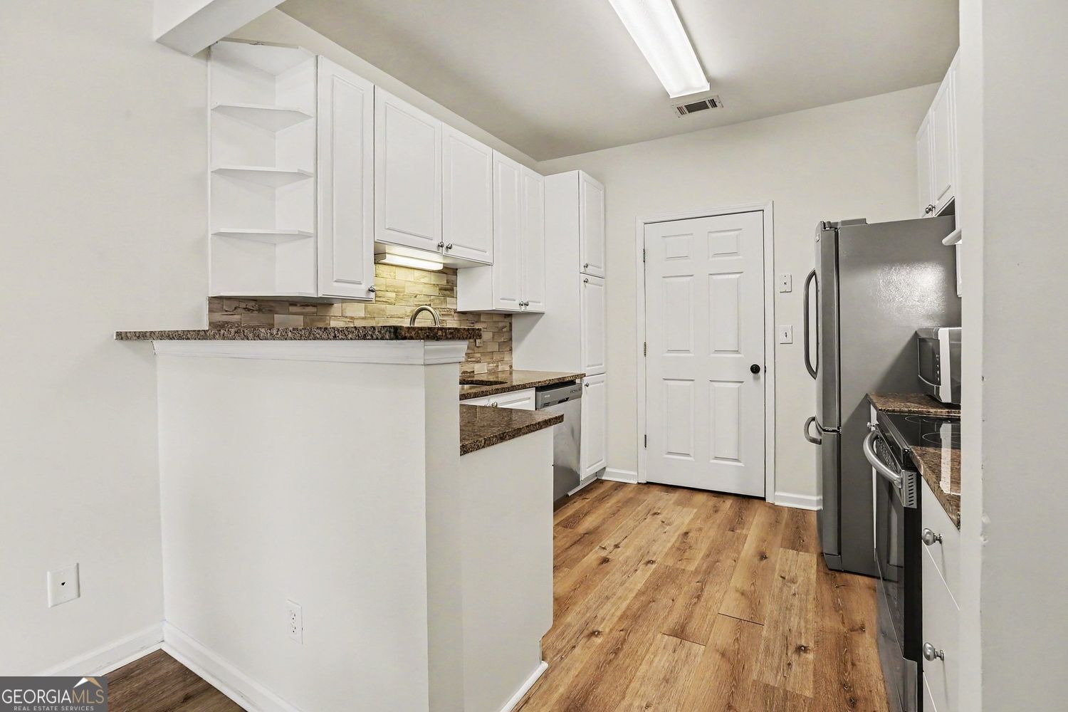 6115 Woodland Lane