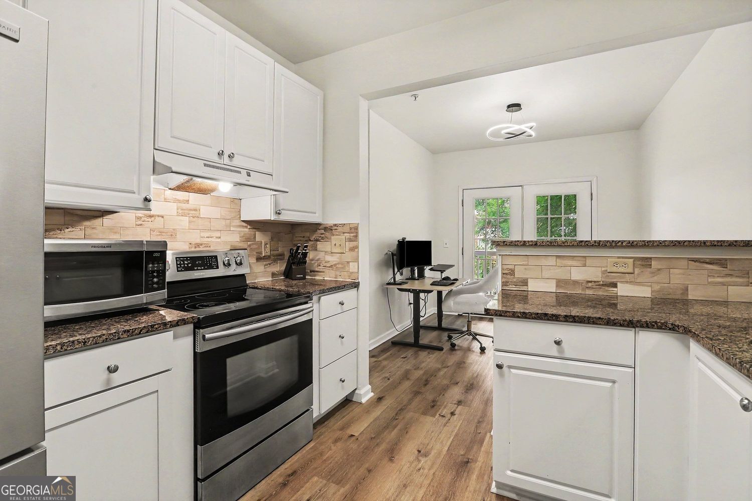 6115 Woodland Lane