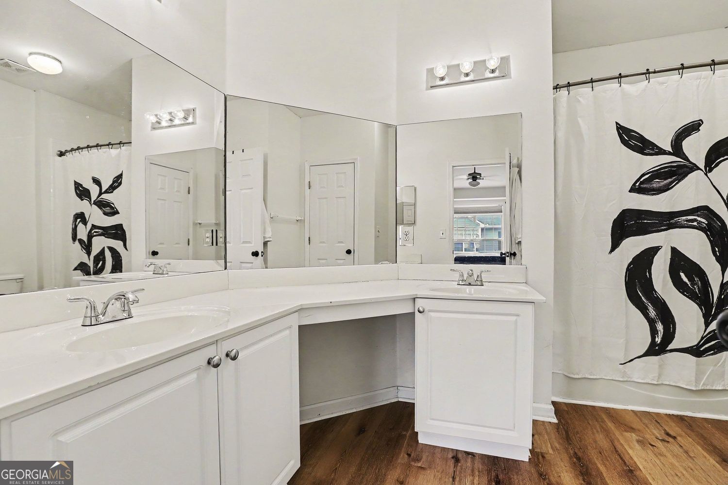 6115 Woodland Lane