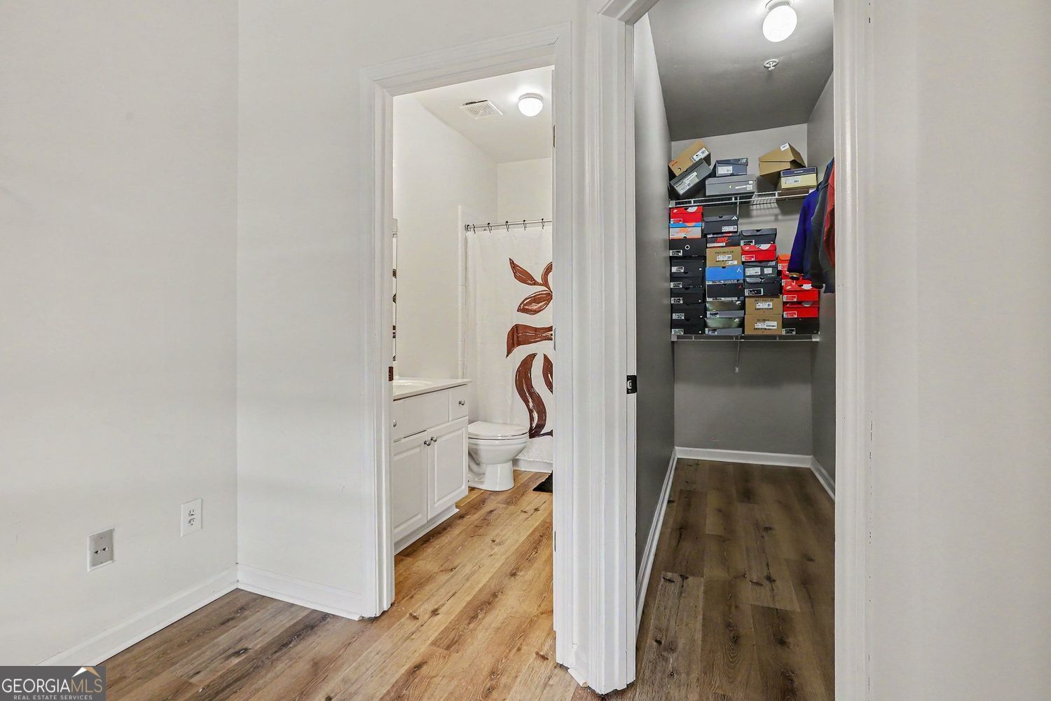 6115 Woodland Lane
