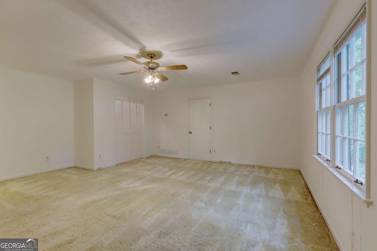 2737 Hearthstone Circle