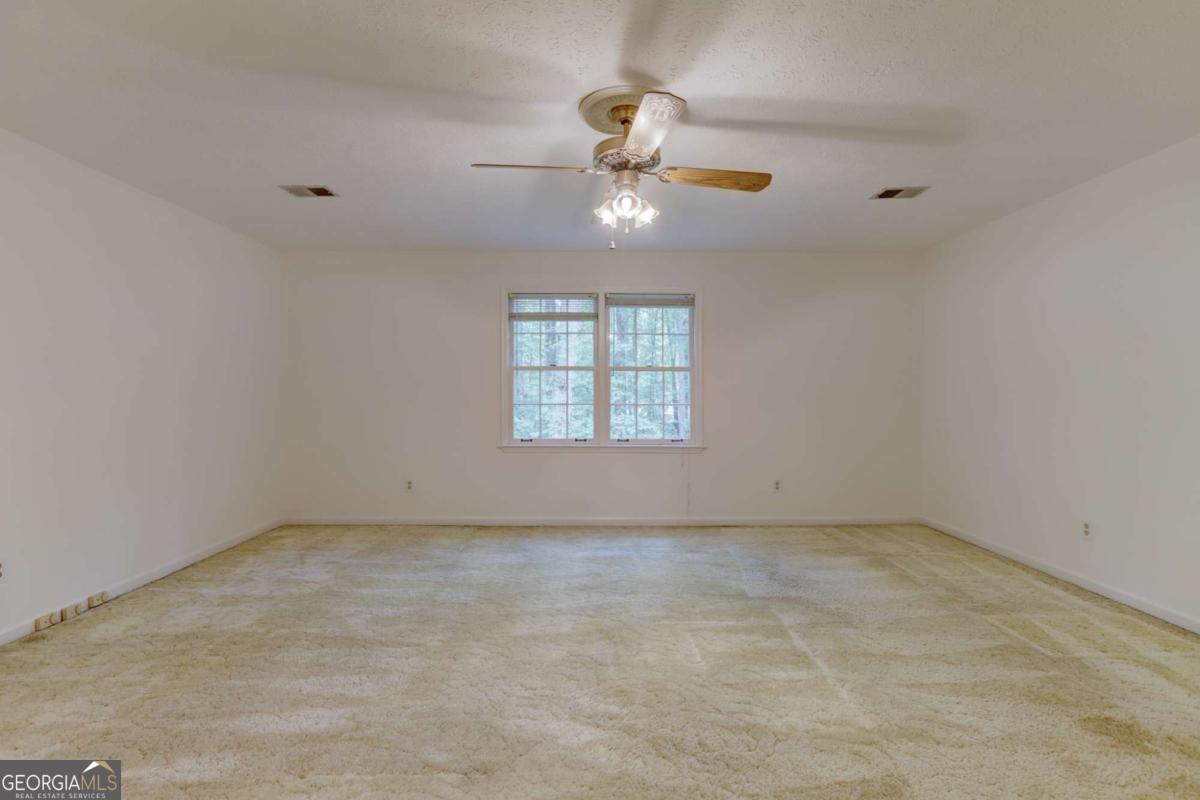 2737 Hearthstone Circle