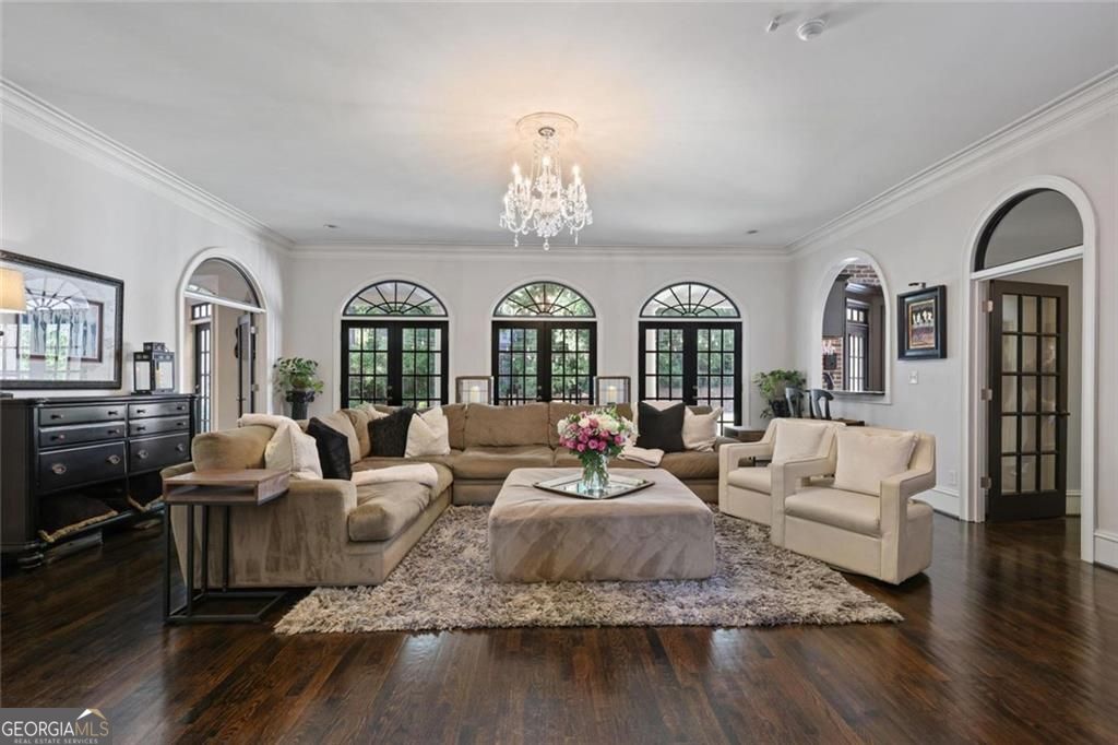 710 Walnut Drive SW