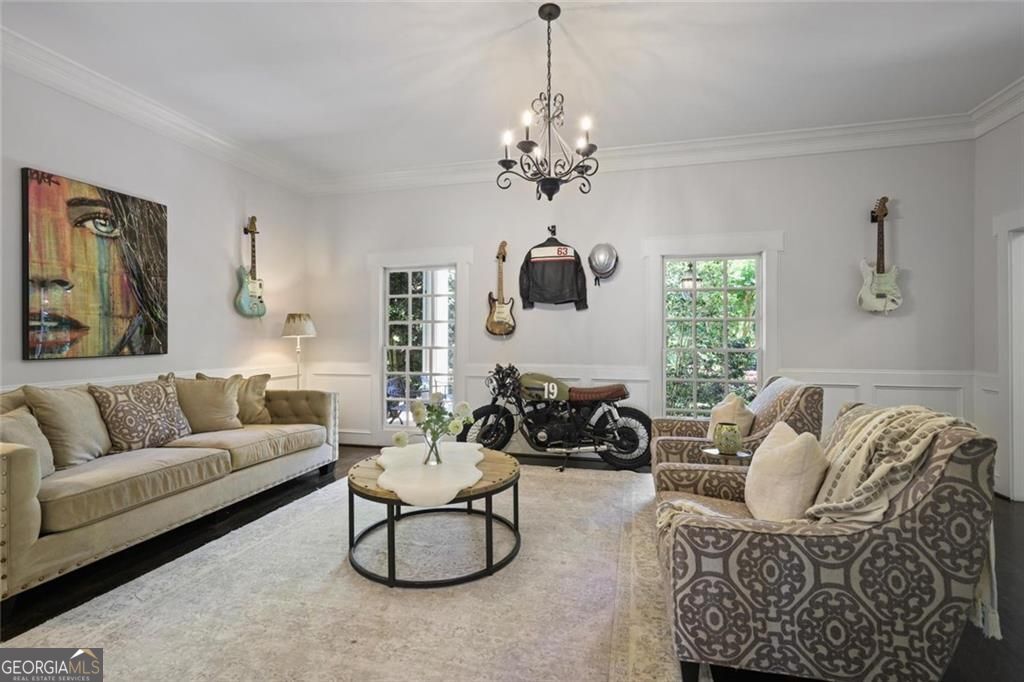 710 Walnut Drive SW