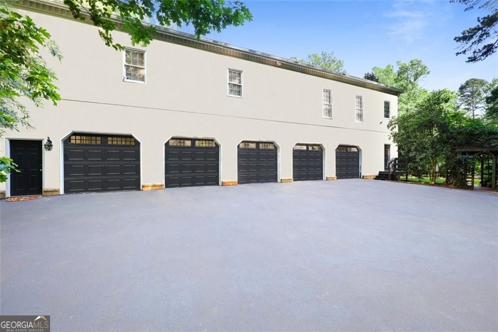 710 Walnut Drive SW