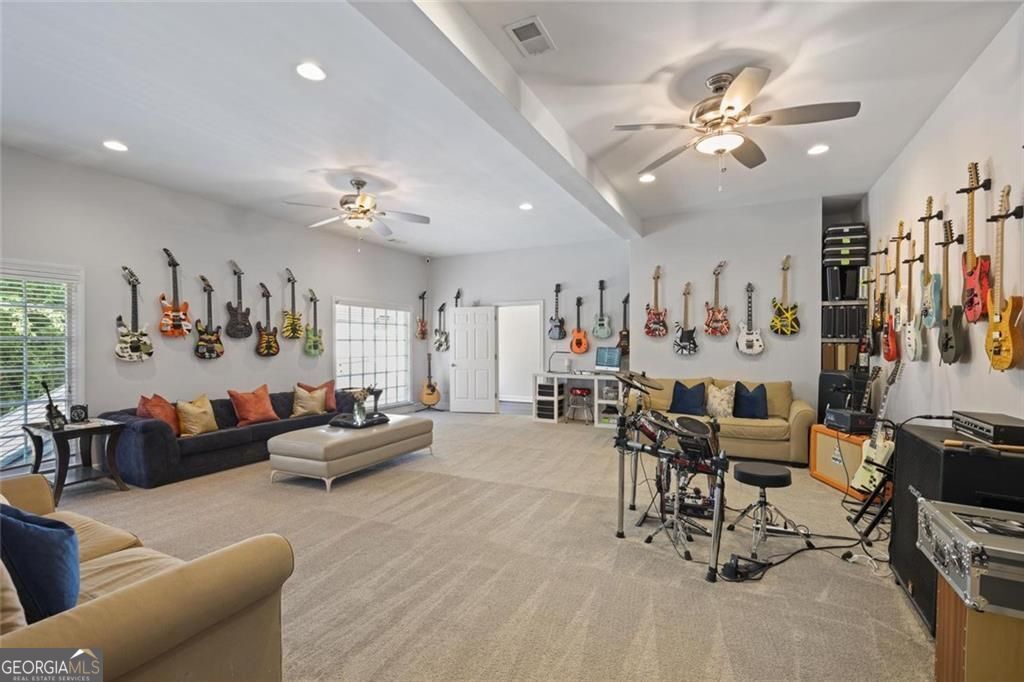 710 Walnut Drive SW