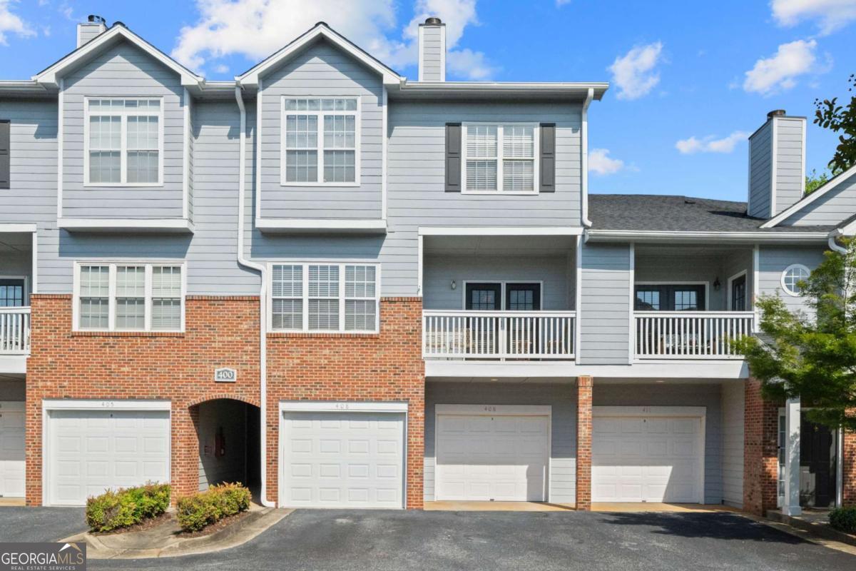 408 Vinings Forest Circle SE