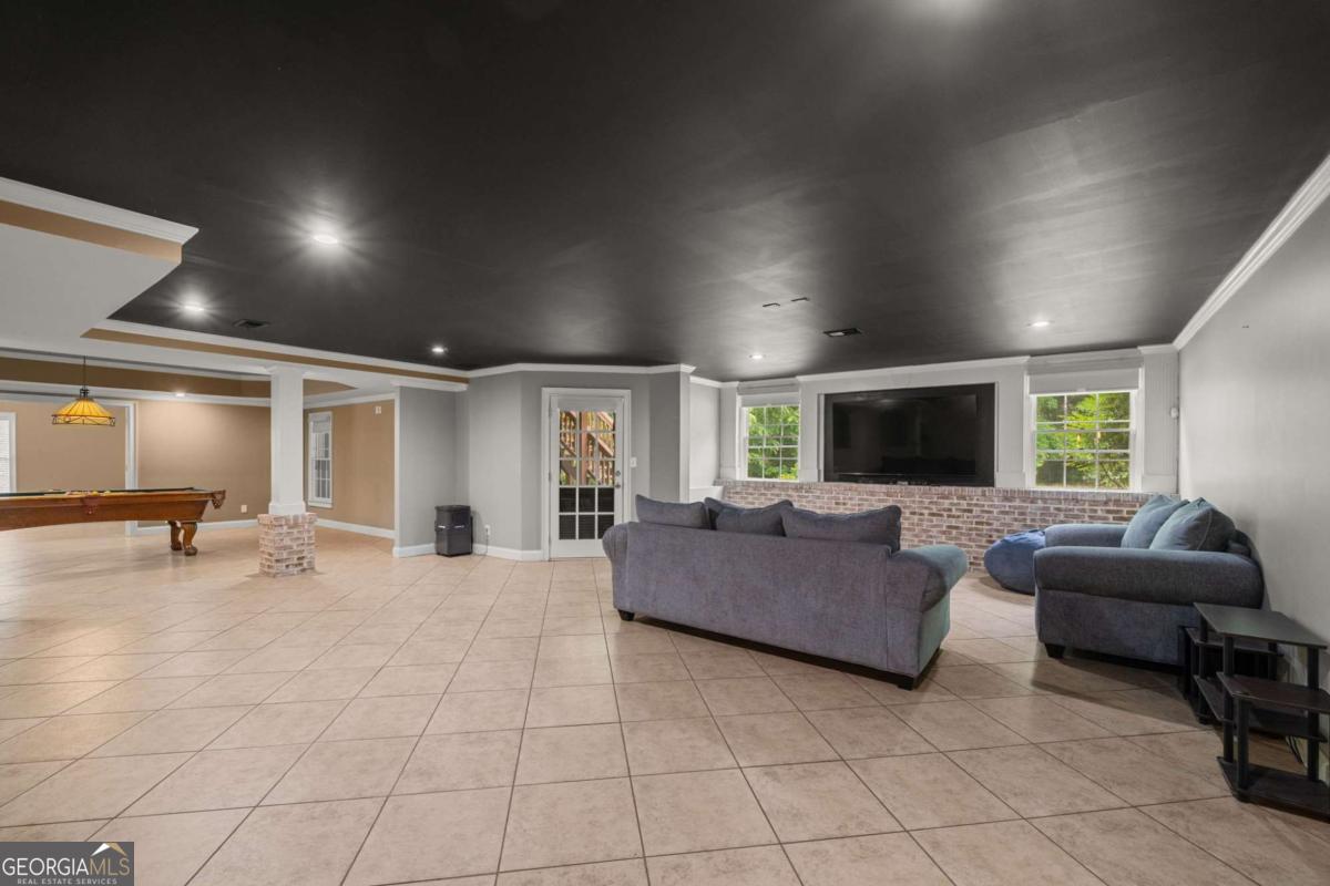 7461 Biltmore Lane