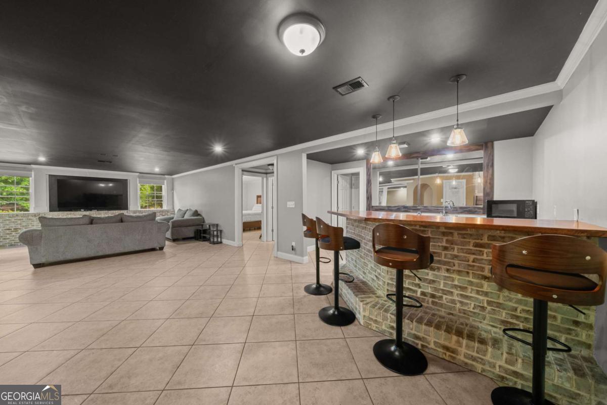 7461 Biltmore Lane