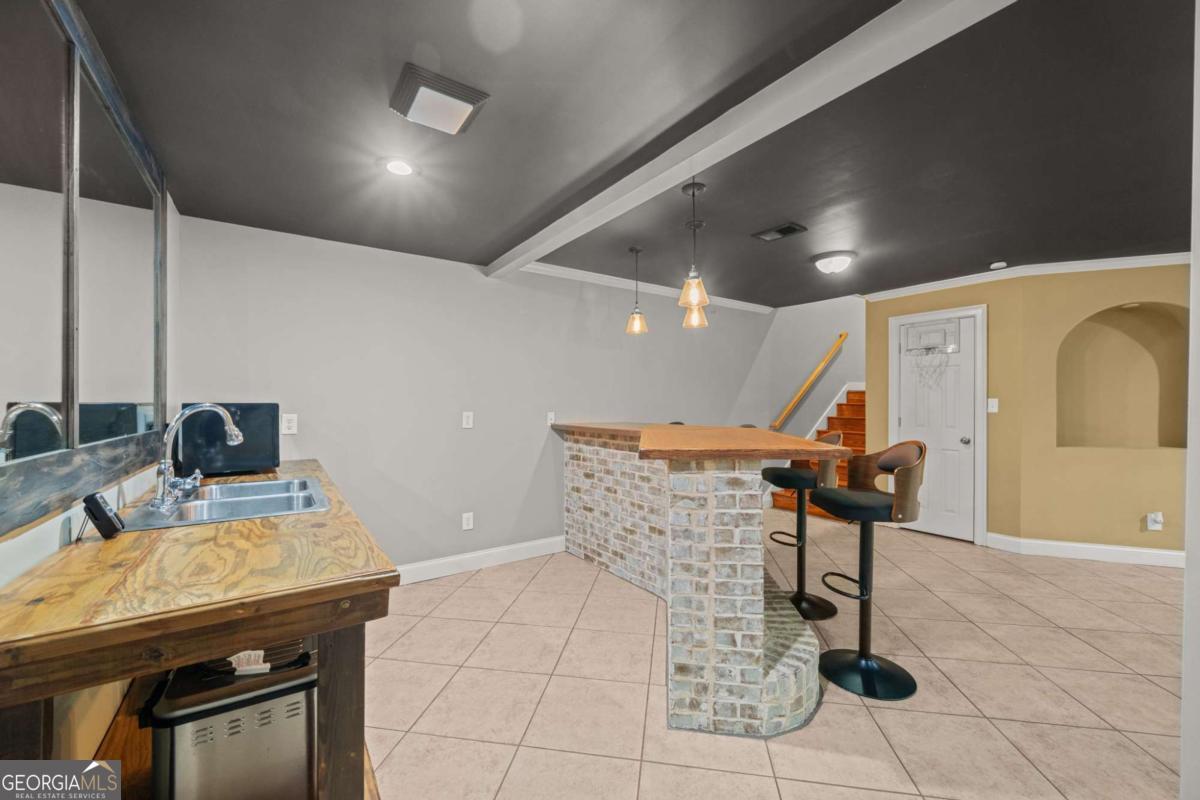 7461 Biltmore Lane
