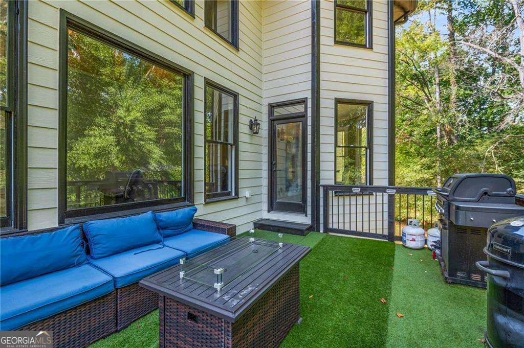 220 Milano Drive SW