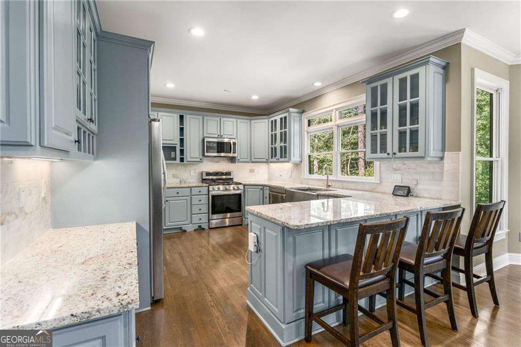 220 Milano Drive SW
