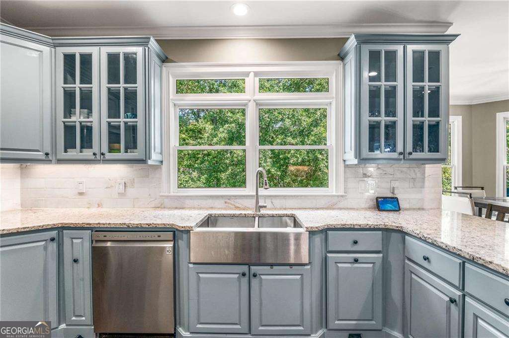 220 Milano Drive SW