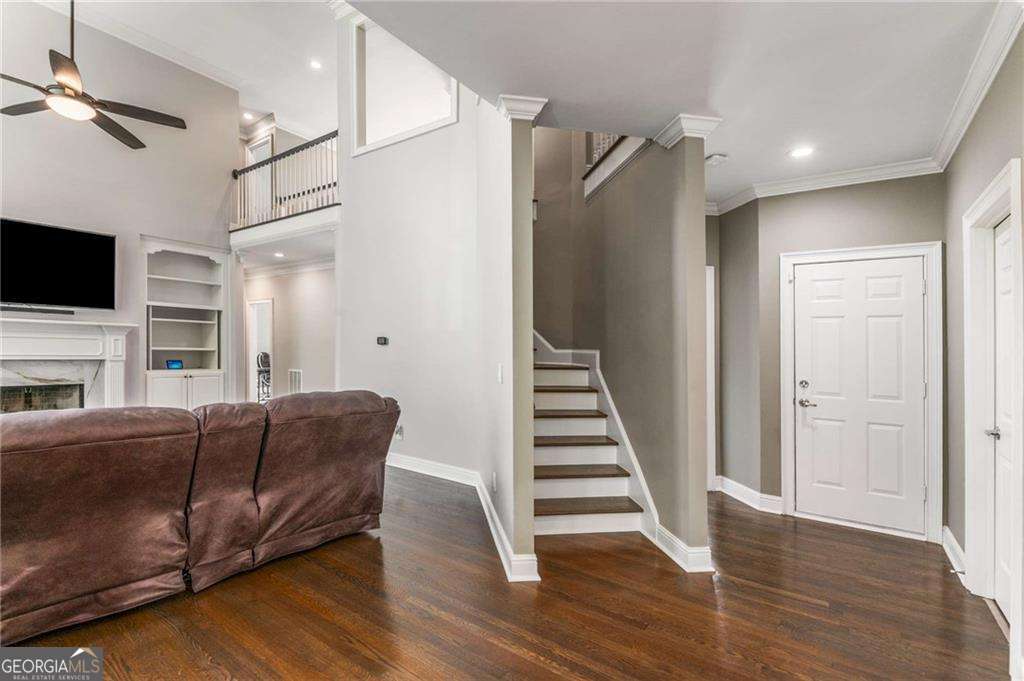220 Milano Drive SW