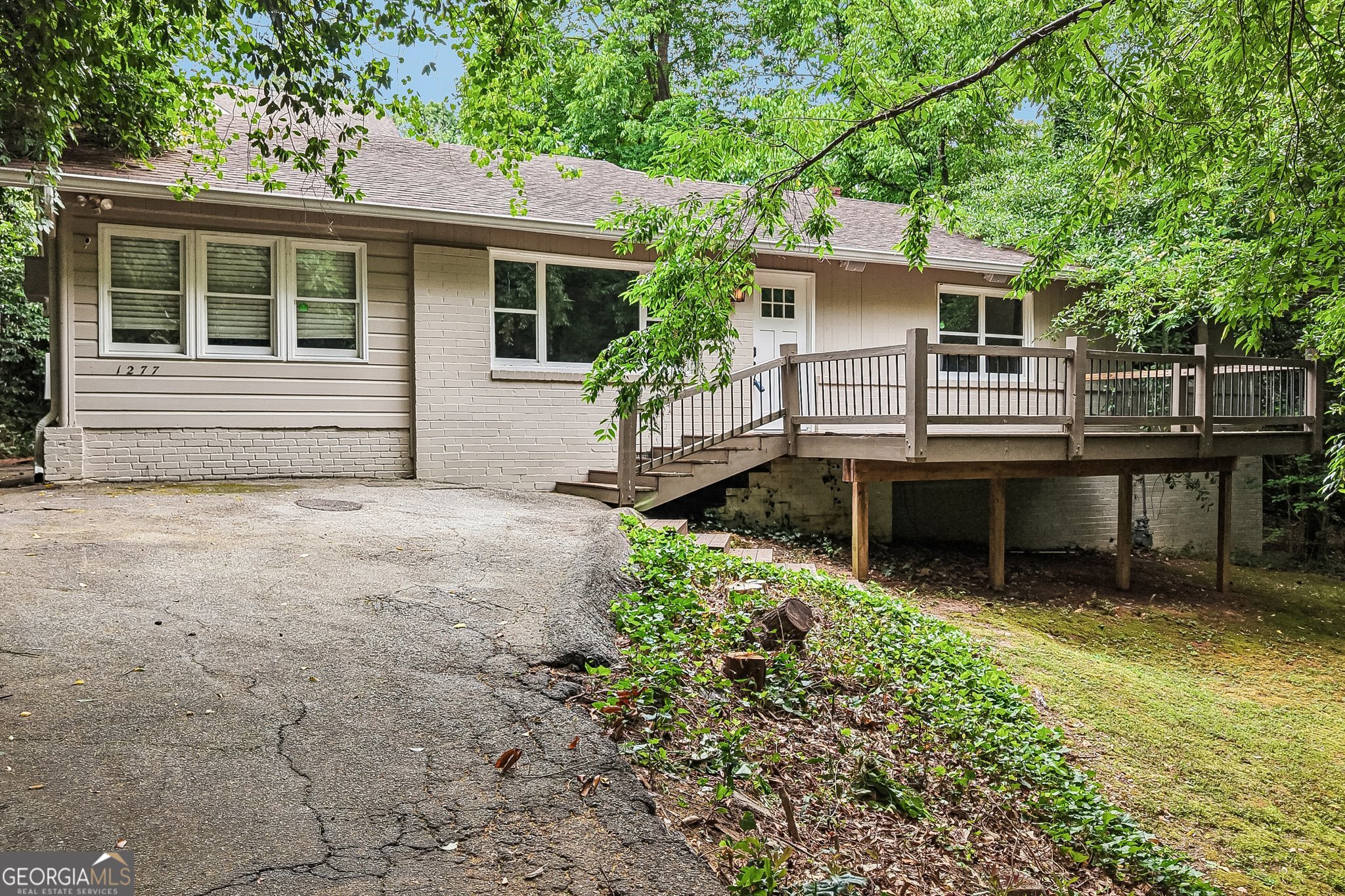 1277 Dunwoody Lane NE