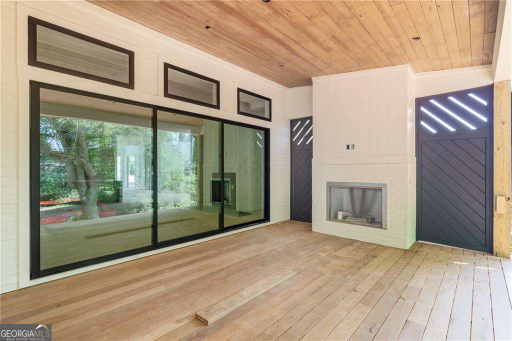 10910 Woodstock Road