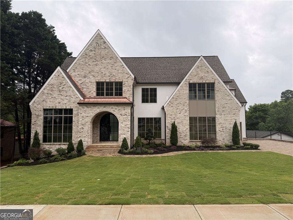 228 Thomas Circle