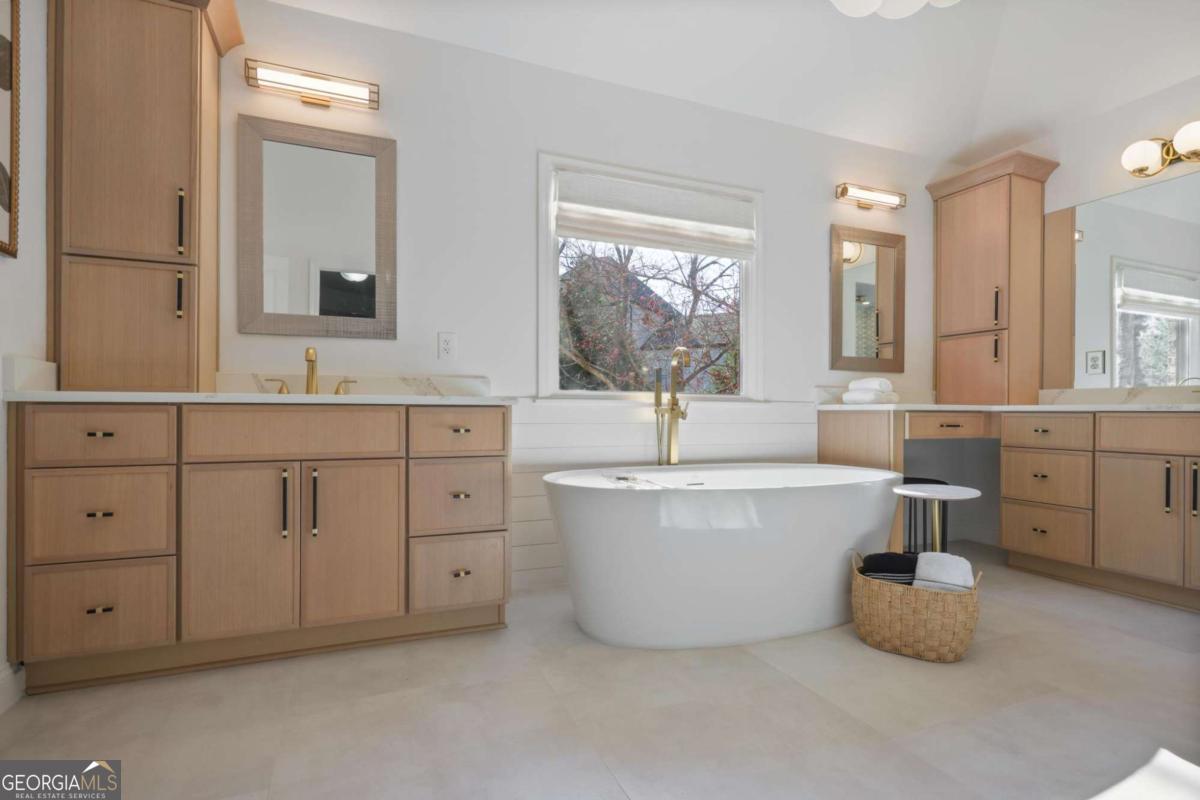 3170 Gable Oaks Court