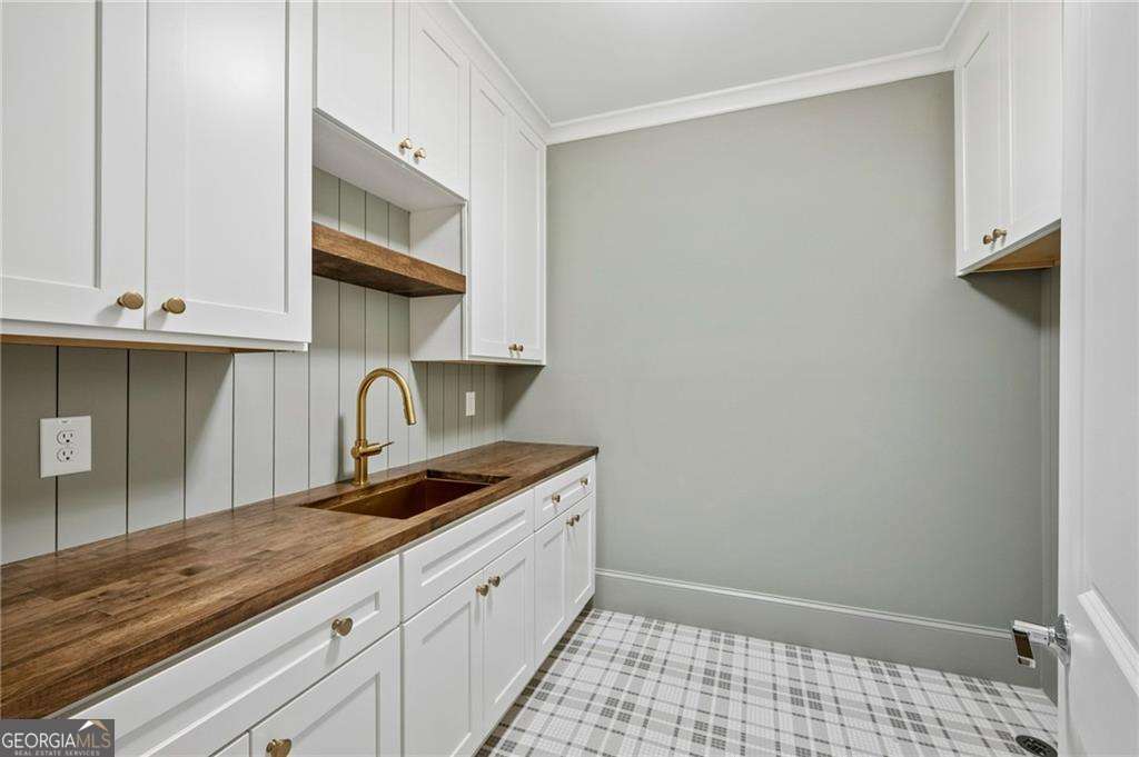 680 Edgewater Trail