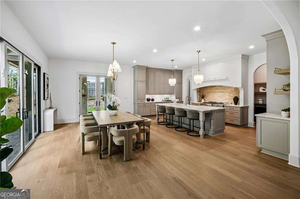 680 Edgewater Trail