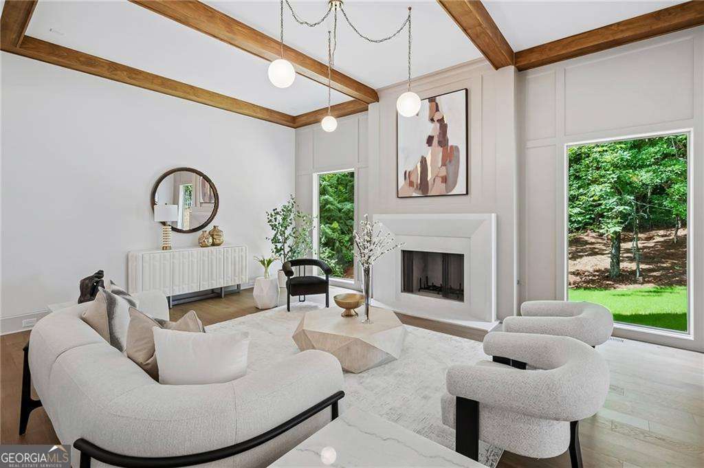 680 Edgewater Trail