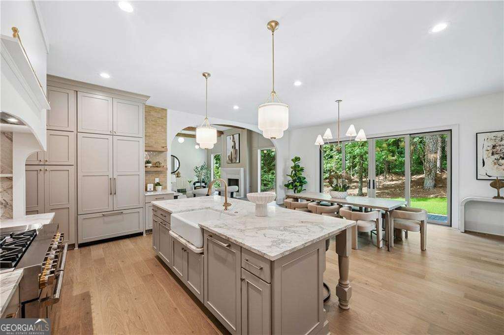 680 Edgewater Trail