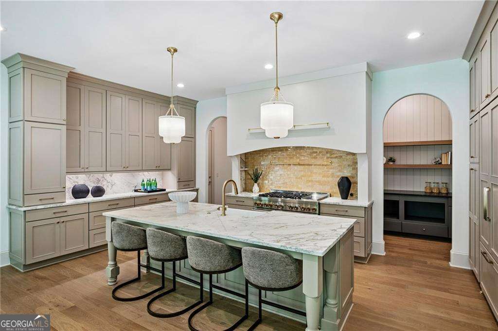 680 Edgewater Trail