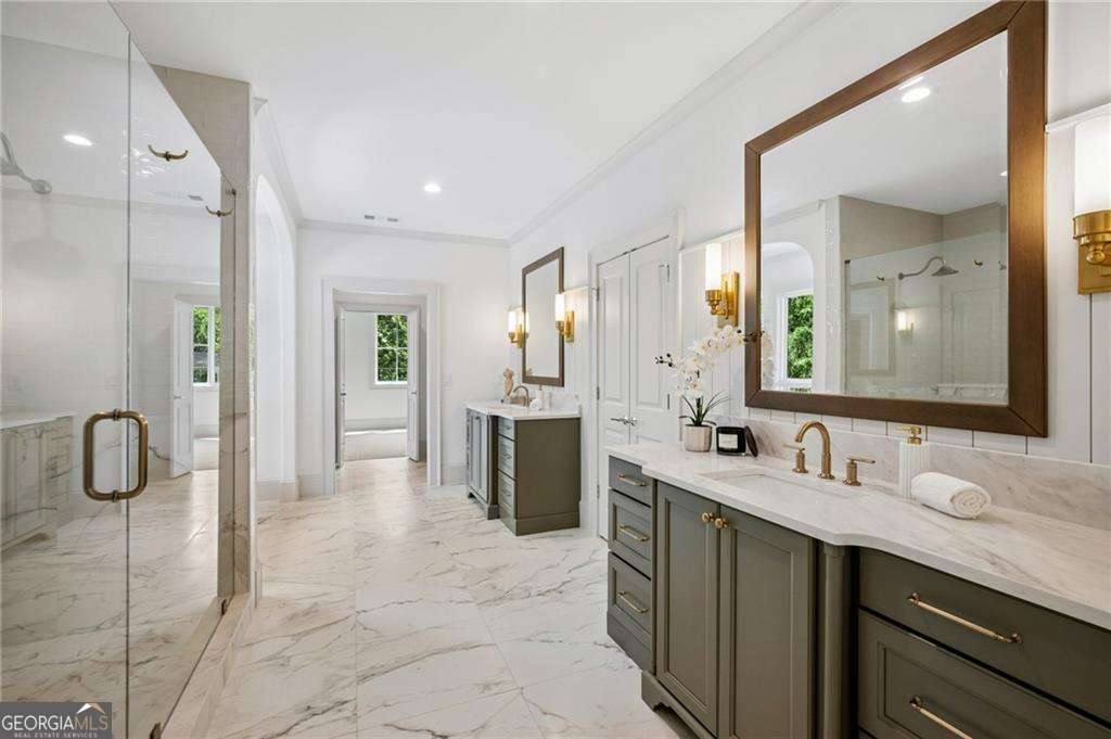 680 Edgewater Trail