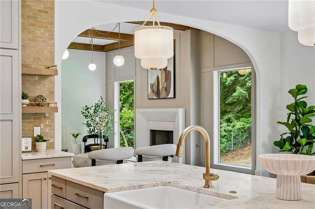 680 Edgewater Trail