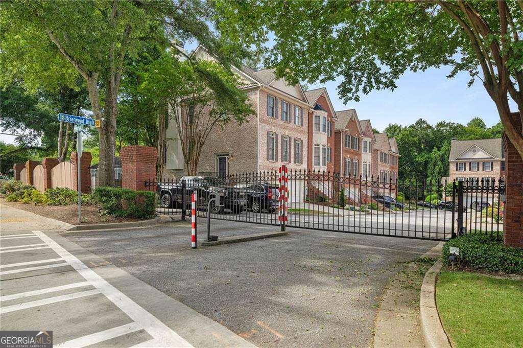 2144 Briarwood Bluff NE