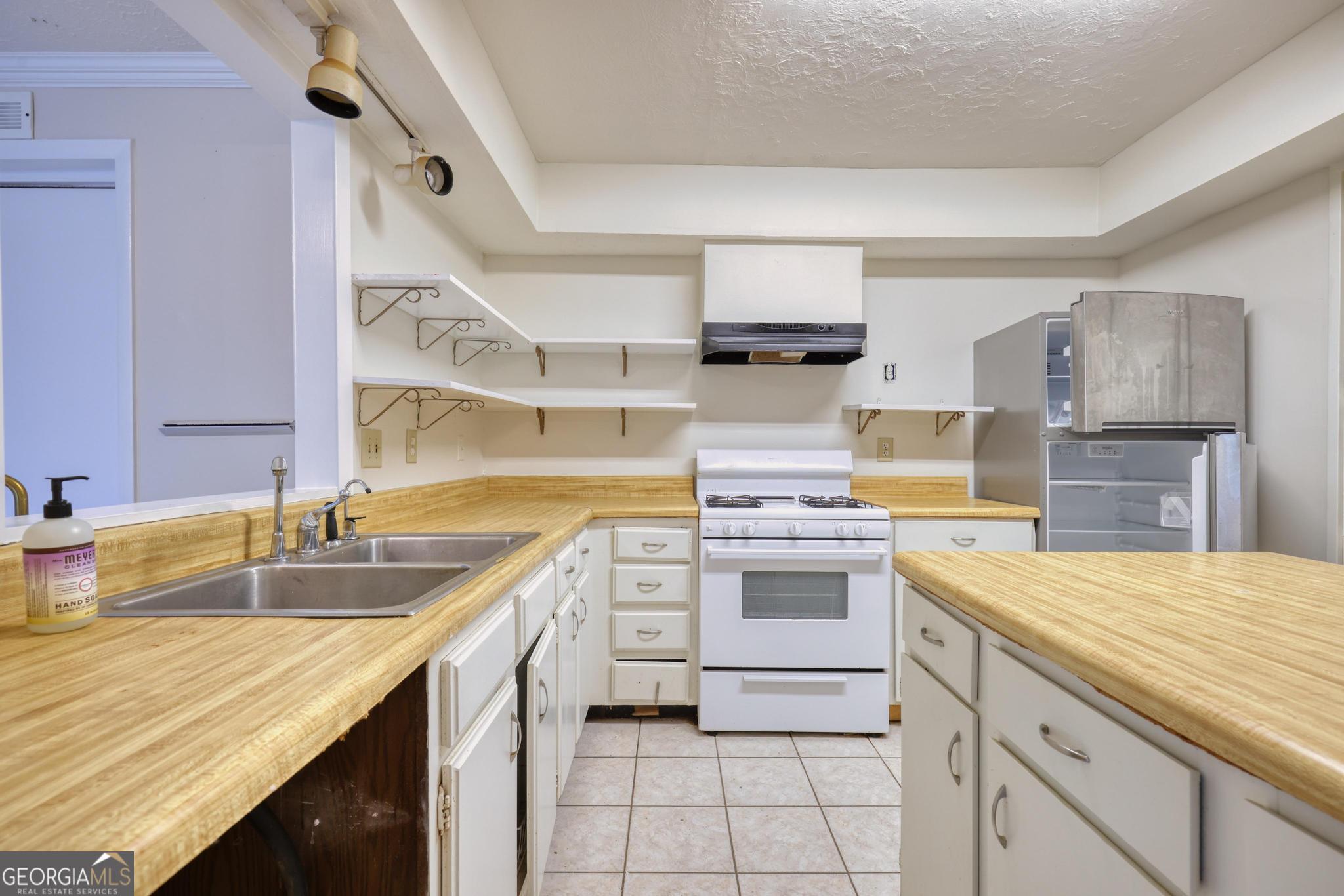 3722 Jamestown Court