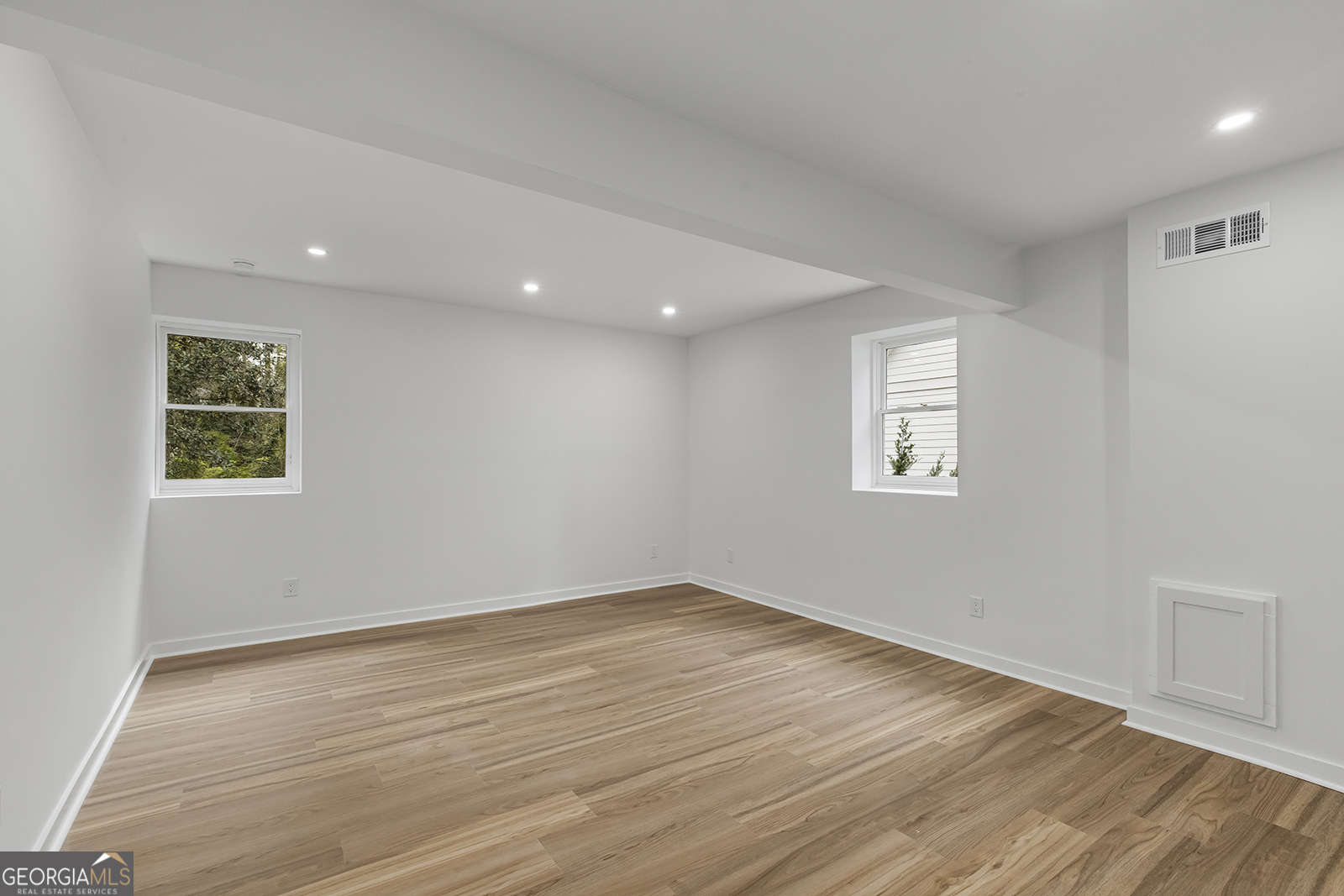 342 Valley Green Drive NE