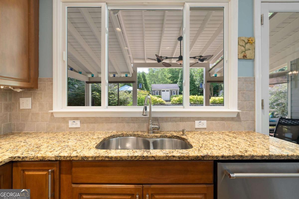 1259 Bonshaw Trail