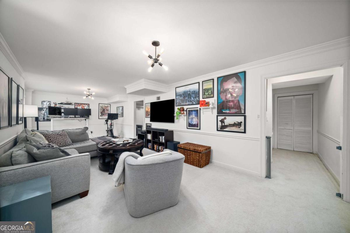 2556 Midvale Lane