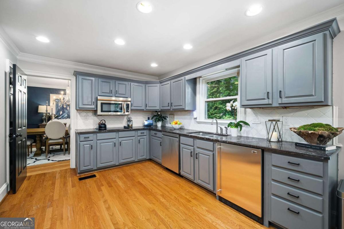 2556 Midvale Lane