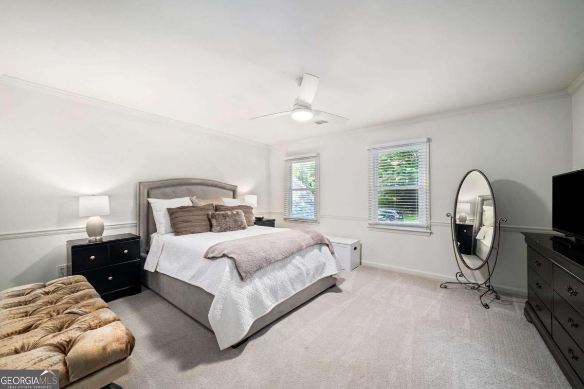 2556 Midvale Lane