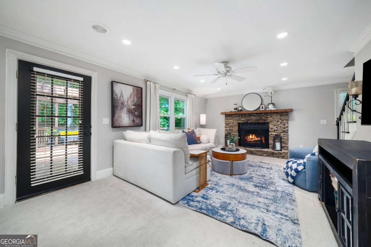 2556 Midvale Lane