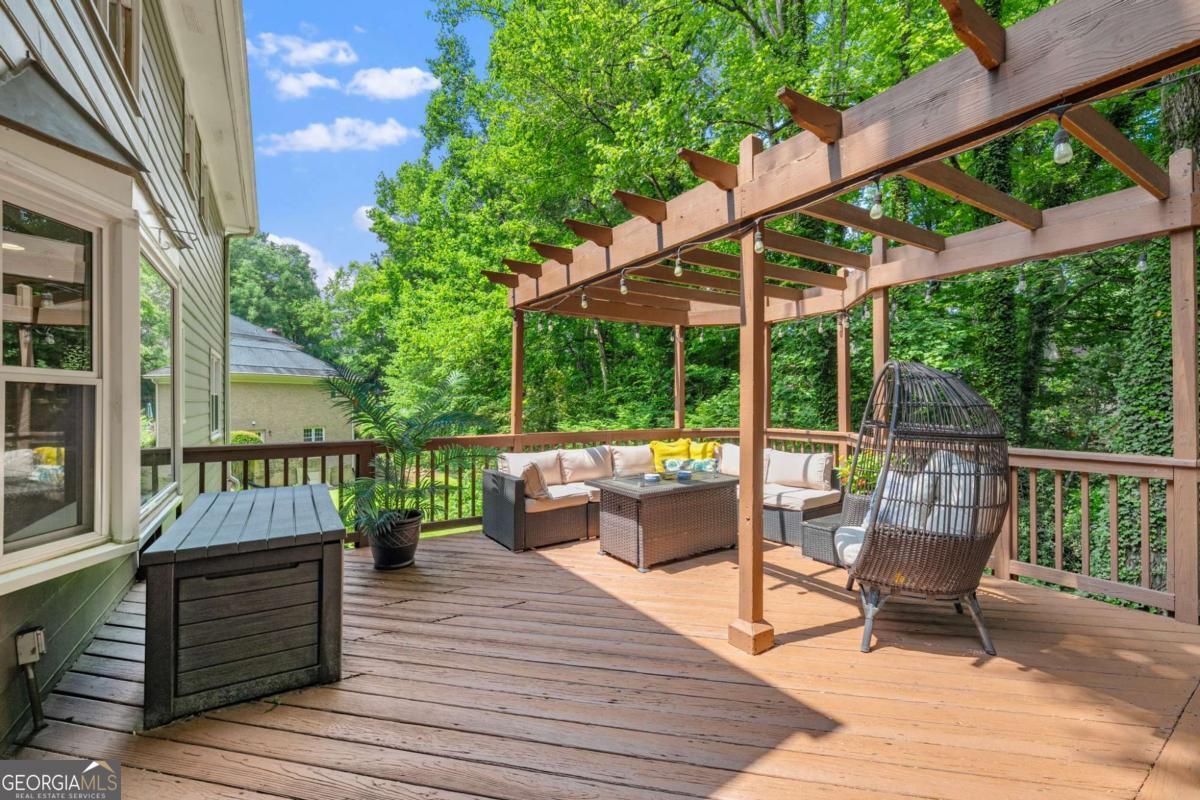 2556 Midvale Lane